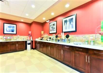 Hampton Inn Corning/Пейнтед-Пост Екстер'єр фото